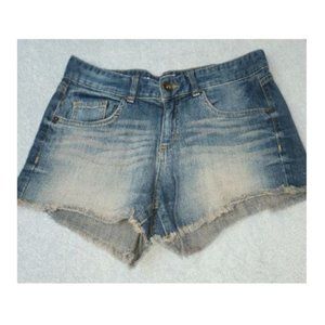 Mossimo Supply Co. Ladie's Jean short shorts Fit 6~ in size 11, 32" waist